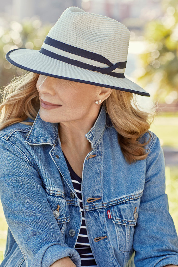 Windsor By Deborah Hutton Canopy Bay